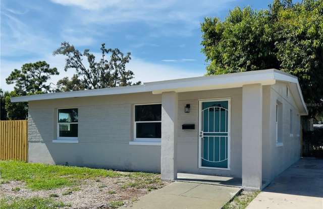 3235 OAKLEY AVENUE S photos photos