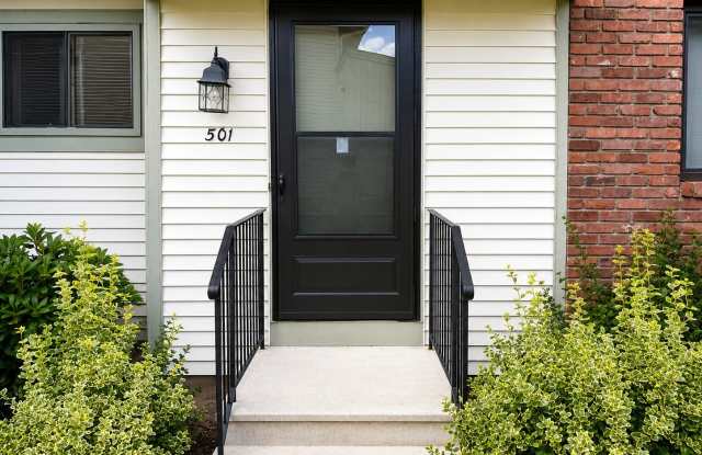 501 Summer Hill Drive Gallery 3