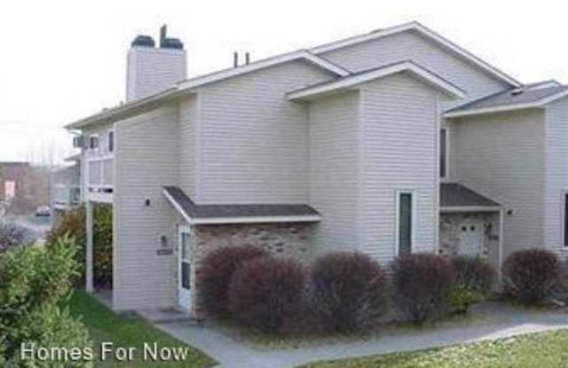 8802 Jasmine Ln - 8802 Jasmine Lane, Eden Prairie, MN 55344