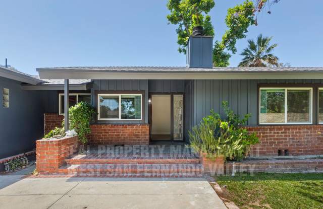 Beautifully Remodeled Single Family Home with Pool photos photos Beautifully Remodeled Single Family Home with Pool photos photos