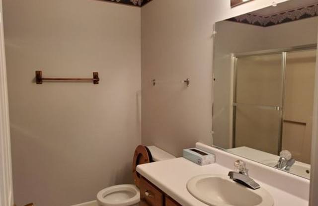 4 Bedroom 2 Bath 2 car Garage with basement Gallery 3