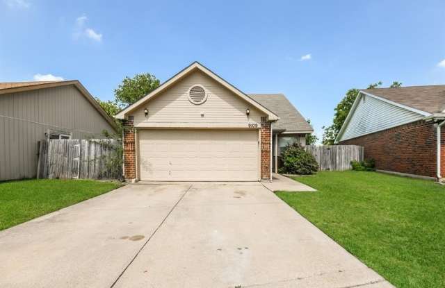 9109 Horncastle Court - 9109 Horncastle Court, Fort Worth, TX 76134