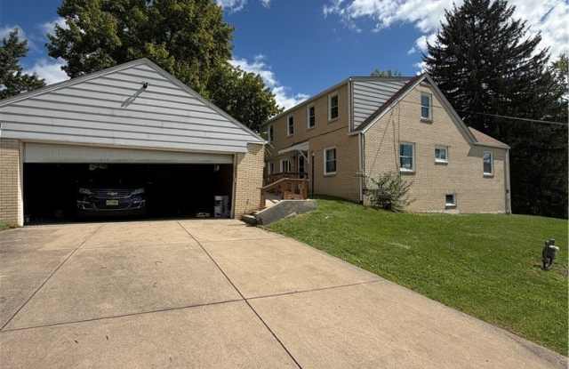 306 Valley Dr Gallery 4