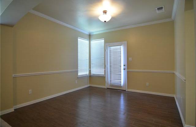 11596 LENOX Lane Gallery 4