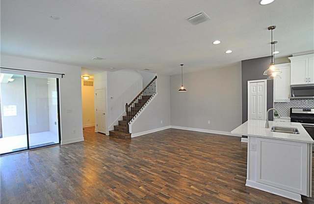 5806 CIRCA FISHHAWK BOULEVARD Gallery 3