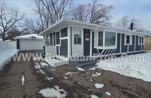 Move-in Special! Crystal Single Family Home, Fenced Yard, 2 Car Garage, Avail March photos photos