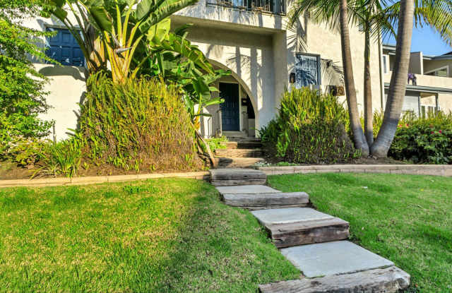 Great 3/2 in Crown Point! Across from the street from bay access and available immediately! photos photos