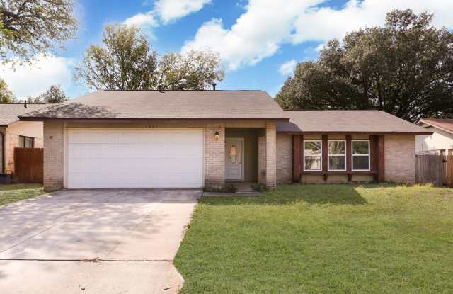 MARSHALL MEADOWS - 6827 Hogans Trail, San Antonio, TX 78240