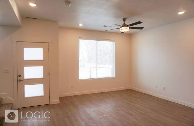 NewerTownhome in Great Location! photos photos