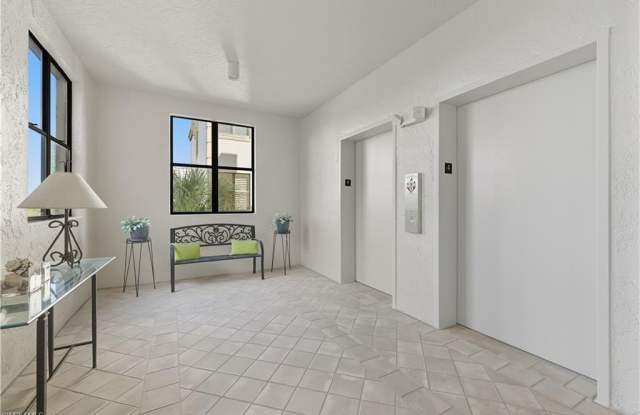 7040 Pelican Bay Blvd Gallery 2