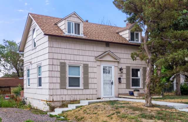 2BD/1BA in Villa Park! - 1024 King Street, Denver, CO 80204