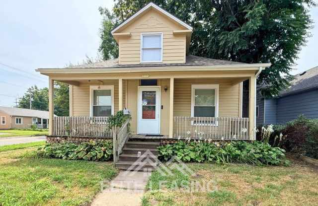 Charming 3-Bedroom Home in the Oakland Neighborhood photos photos