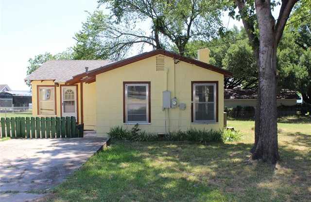 220 N Broadway Road - 220 North Broadway Street, Azle, TX 76020