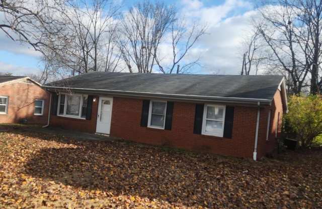 3832 Walhampton Drive Gallery 1