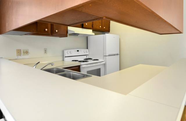 Spacious Loft-Style Unit Across from Fairwood Shopping Center photos photos