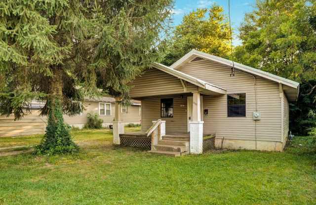 Charming and Updated Home on a Quiet Street! Pets Welcome! photos photos