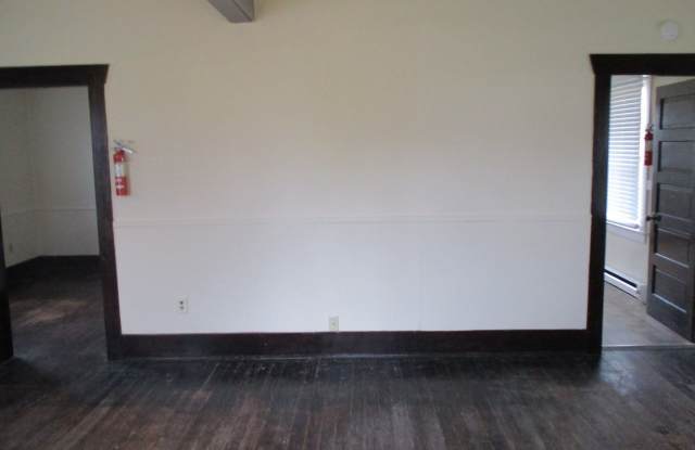6035 So Lawrence Gallery 3