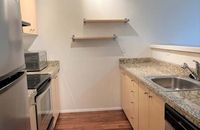 Prime West Seattle Location! Available Now! Gallery 3