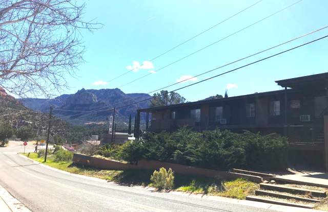 MOVE IN SPECIAL!! APARTMENT - UPTOWN SEDONA - BALCONY WITH RED ROCK VIEWS Gallery 1