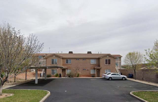 Perfectly located 3 Bedroom 2 Bathroom Condo! - 629 South 1000 East, St. George, UT 84790