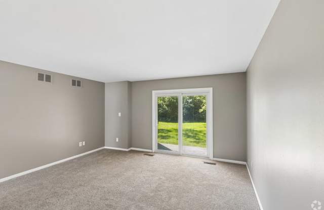 Amherst Manor Gallery 3