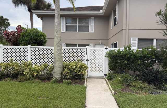 3509 SW SUNSET TRACE Circle Gallery 1