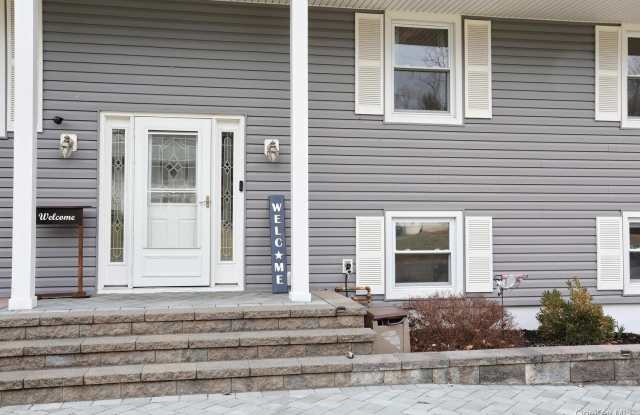 6 Hemlock Lane Gallery 3