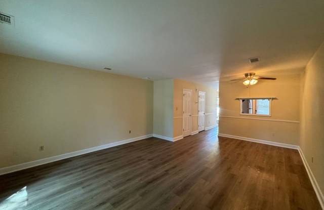 5902 King Charles Ct Gallery 4