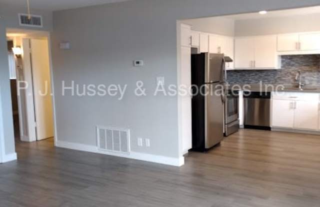 6542 North 17th Avenue Unit: 6 Gallery 2