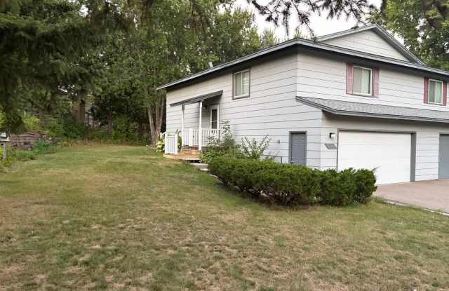 Modern Updated 3BR Twin Home in Eden Prairie Gallery 3
