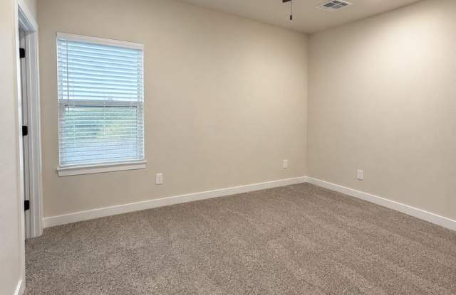 Modern 3-Bedroom Duplex for Rent in Edmond, OK Gallery 3
