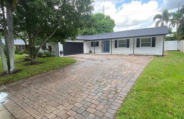 3823 BAINBRIDGE AVENUE photos photos