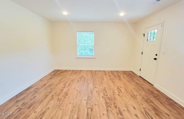 408 Pine Hills Drive Gallery 3