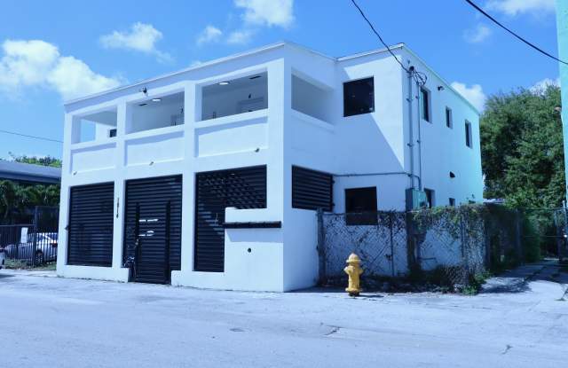 1814 NW 2nd Court unit: 2 photos photos