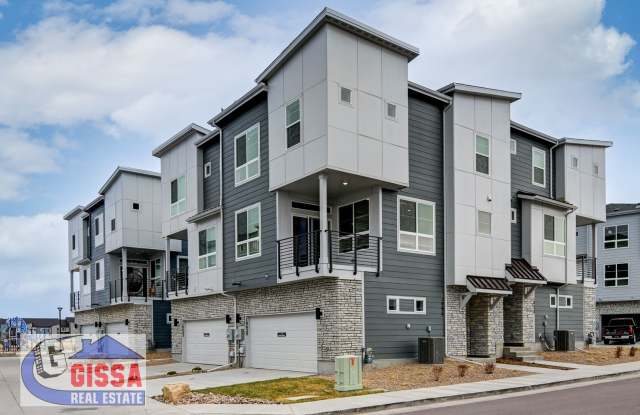 1.5 year old townhome with 3 bedrooms, 2 1/2 bathrooms, 2-car garage at Victory Ridge available NOW! photos photos