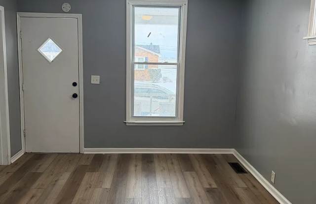 1307 Calumet Avenue - 1 Gallery 4