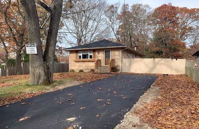129 Shinnecock Ave - 129 Shinnecock Avenue, Mastic, NY 11950