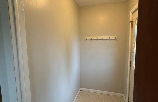 Spacious Home in Gaylord Gallery 4