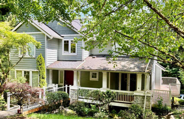 4 Bed / 2.5 Bath Bellevue/Lake Sammamish single family home $4,295/mo photos photos
