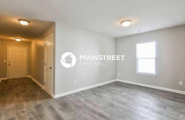 4736 Queen Pierrette Street Gallery 3