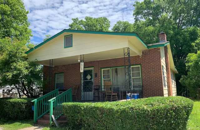 2705 Willow St photos photos