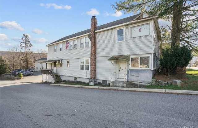 4 Montgomery Road unit: 5 photos photos