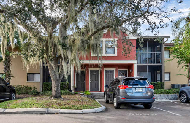 Great 2BR/2BA second floor condo in gated Gallery at Bayport. - 5668 Baywater Drive, Town 'n' Country, FL 33615