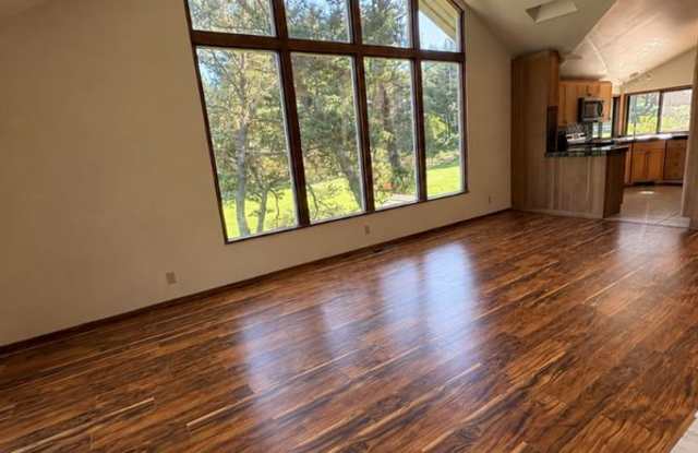 132 Salishan Drive Gallery 3