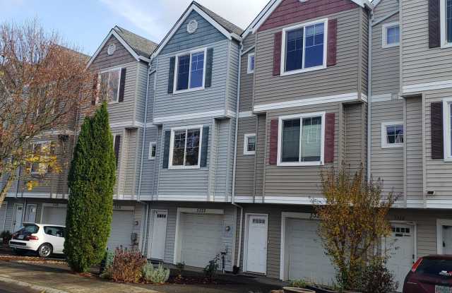 Great 2 Bedroom - 2 and 1/2 bathroom Townhome with a single car attached garage- Beaverton - 5322 Southwest Golden Gate Way, Aloha, OR 97078