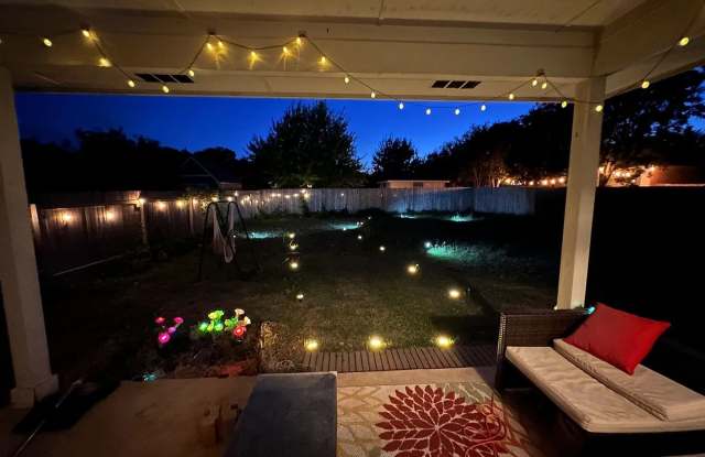 Room in 3 Bedroom Home in Leander photos photos
