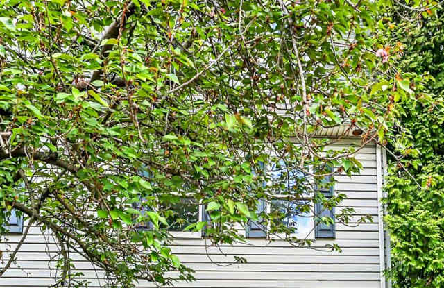 Two bedroom, one and a half bathroom end townhome in Harrisburg photos photos