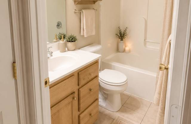 1901 Safe Harbor Circle #4 Gallery 3