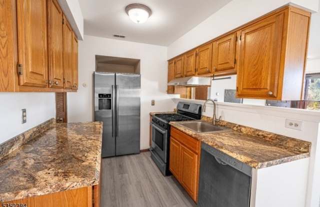 5 Spyglass Hl - 5 Spyglass Hill, Sussex County, NJ 07462