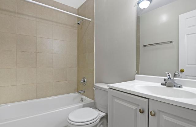 The Riverside Apartment Homes Gallery 3